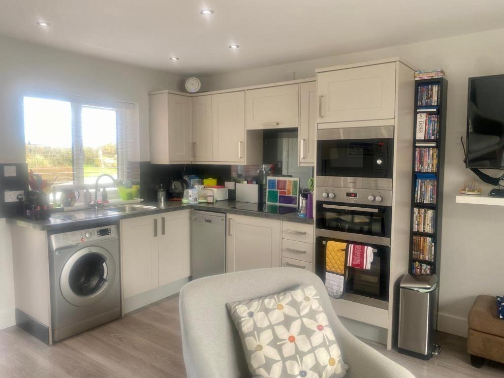 2 Bedroom Cottage Sleeps 4, With Pool Use, Sennen Exterior foto