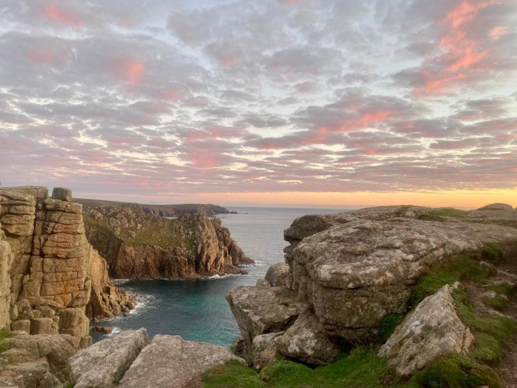 2 Bedroom Cottage Sleeps 4, With Pool Use, Sennen Exterior foto
